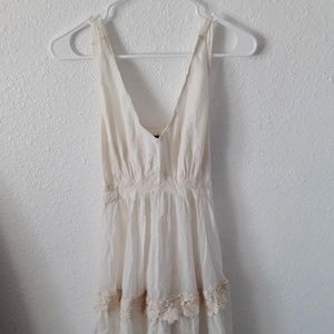 This is a white sabra Dress
